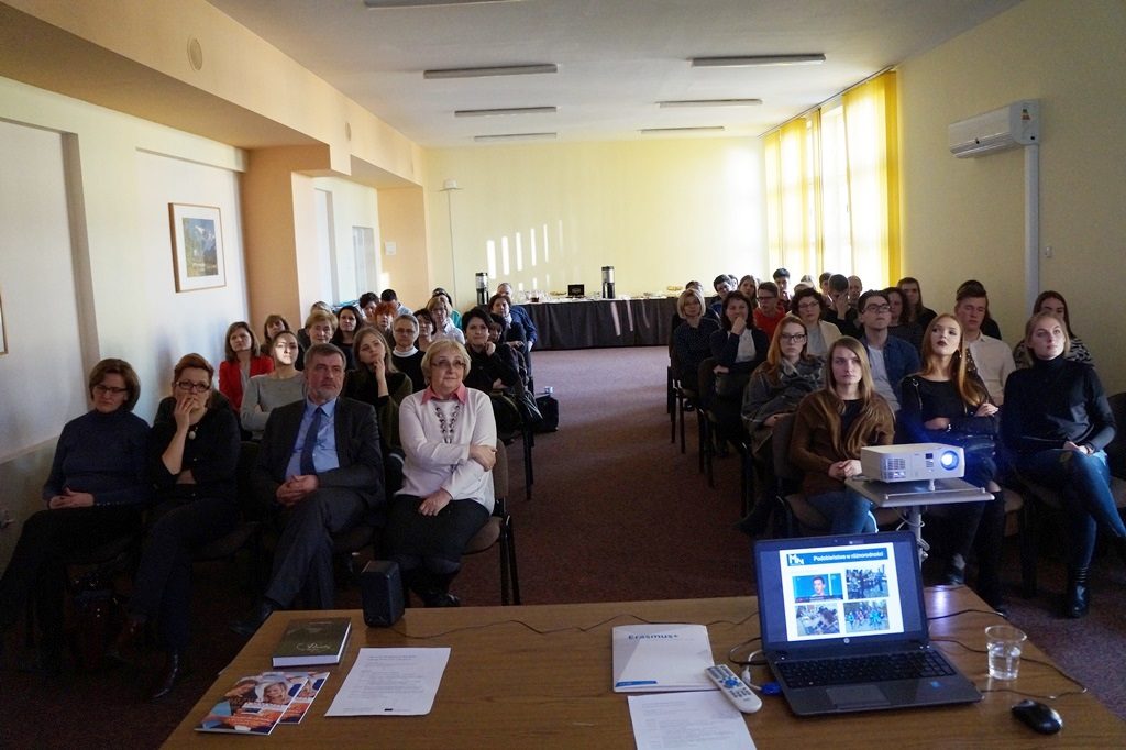 Uczestnicy konferencji zorganizowanej przez Fundację Dla Polonii (foto T. Frąckiewicz).